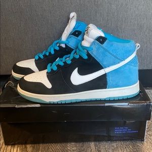 Nike Dunk SB Send Help
